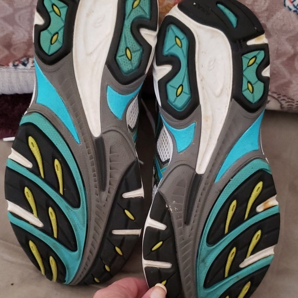 Asics size 7 - Picture 3 of 4